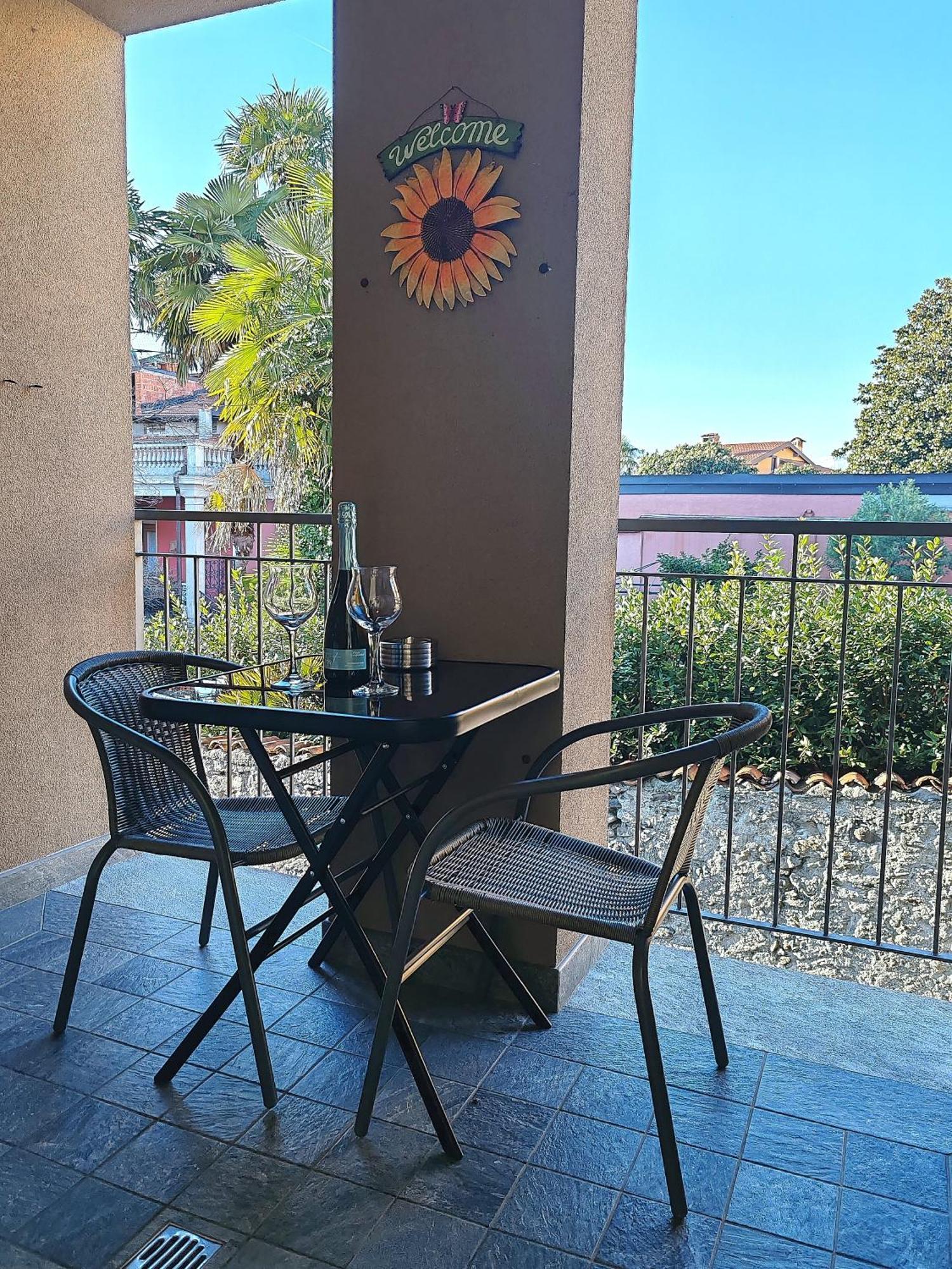 Butterfly Apt In Suna With Garage Вербания Екстериор снимка