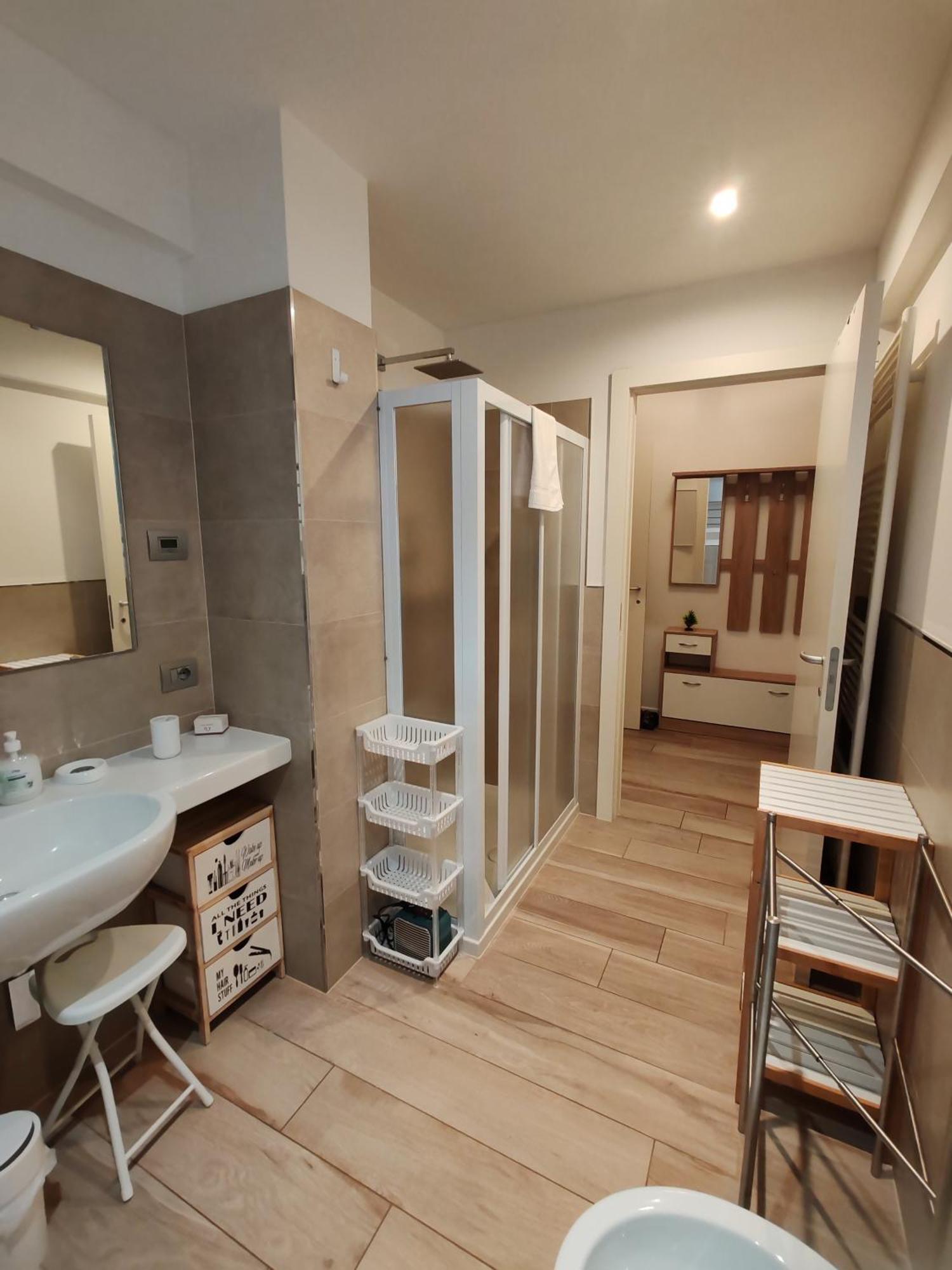 Butterfly Apt In Suna With Garage Вербания Екстериор снимка