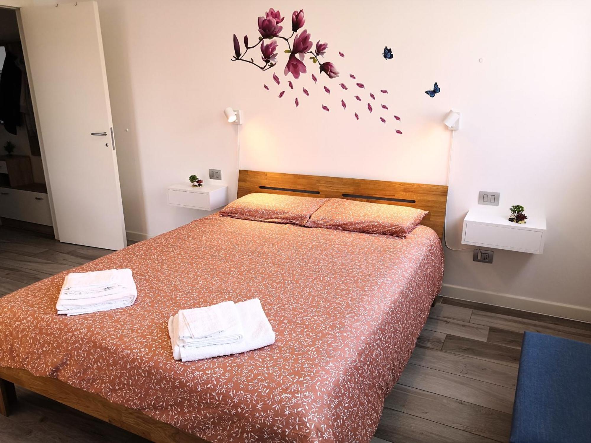 Butterfly Apt In Suna With Garage Вербания Екстериор снимка