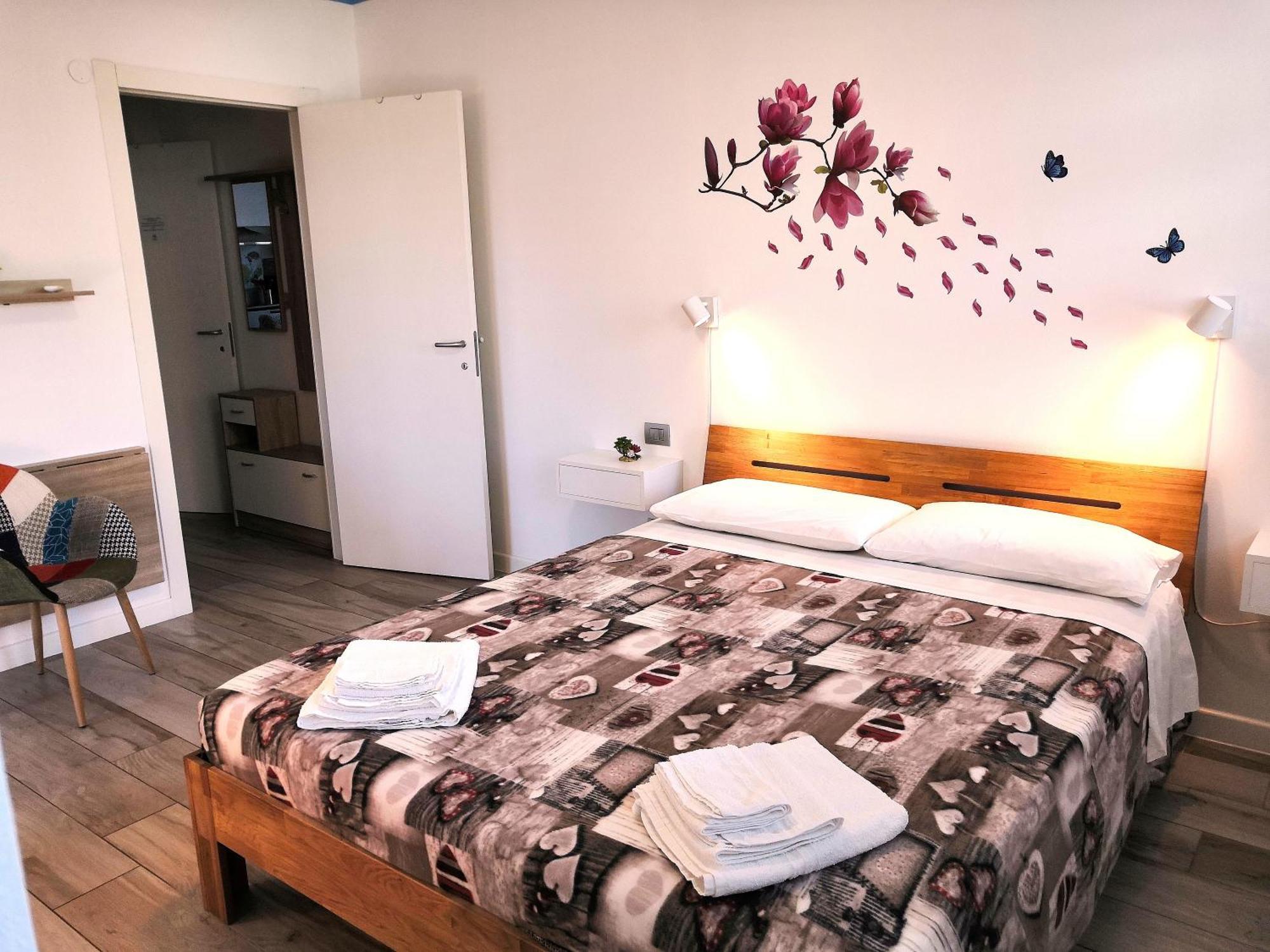 Butterfly Apt In Suna With Garage Вербания Екстериор снимка